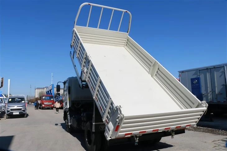 4 Ton Diesel Box Truck high quality 4 Ton Diesel Box Truck high quality